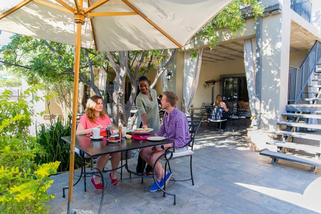 ווינדהוק Olive Grove Guesthouse מראה חיצוני תמונה