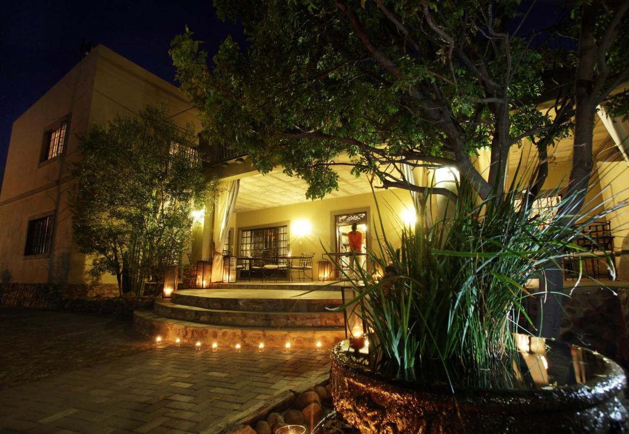 ווינדהוק Olive Grove Guesthouse מראה חיצוני תמונה